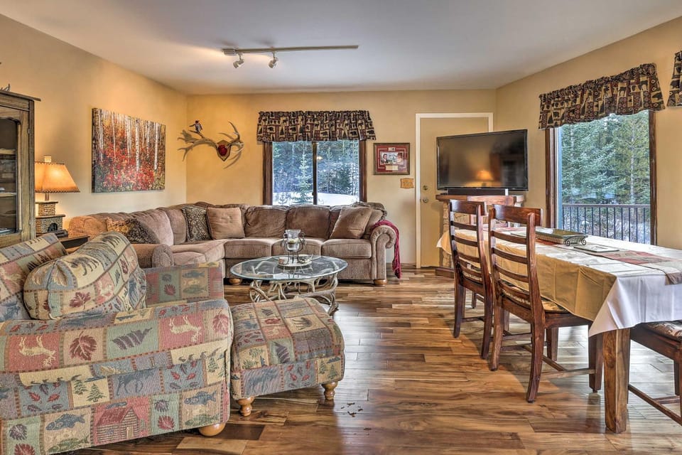 3 Mi to Ski Slopes! Hot Tub Haven in Breckenridge House in Summit County