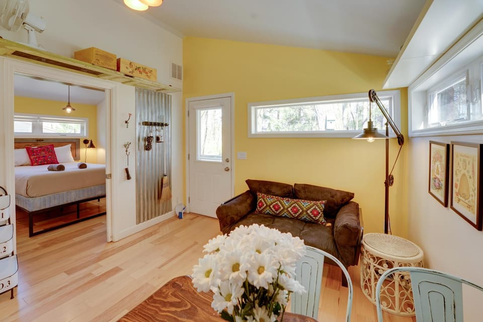4-Season Gold Coast Cottage, 2 Mi to Winter Sports House in Wisconsin