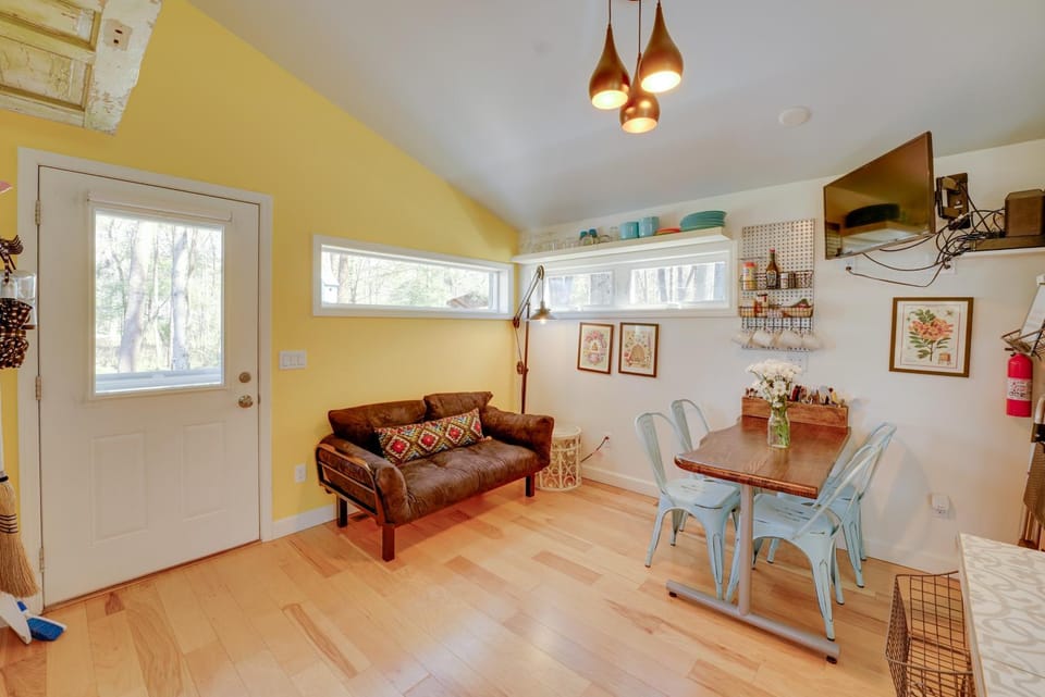 4-Season Gold Coast Cottage, 2 Mi to Winter Sports House in Wisconsin