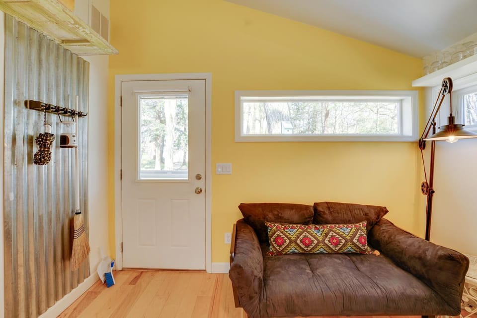 4-Season Gold Coast Cottage, 2 Mi to Winter Sports House in Wisconsin