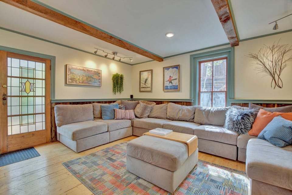 Walk to Ski Shuttle! Breckenridge Cabin w/ Hot Tub Cabin in Breckenridge