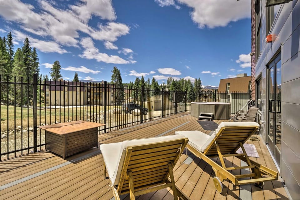 Winter Park Condo on Bus Route, 2 Blocks to Dtwn! House in Fraser