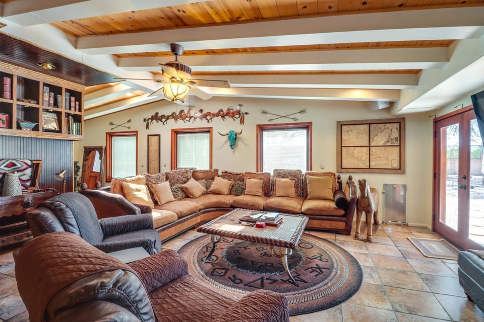 Swim Spa Access & Outdoor Kitchen! Tucson Home House in Catalina Foothills