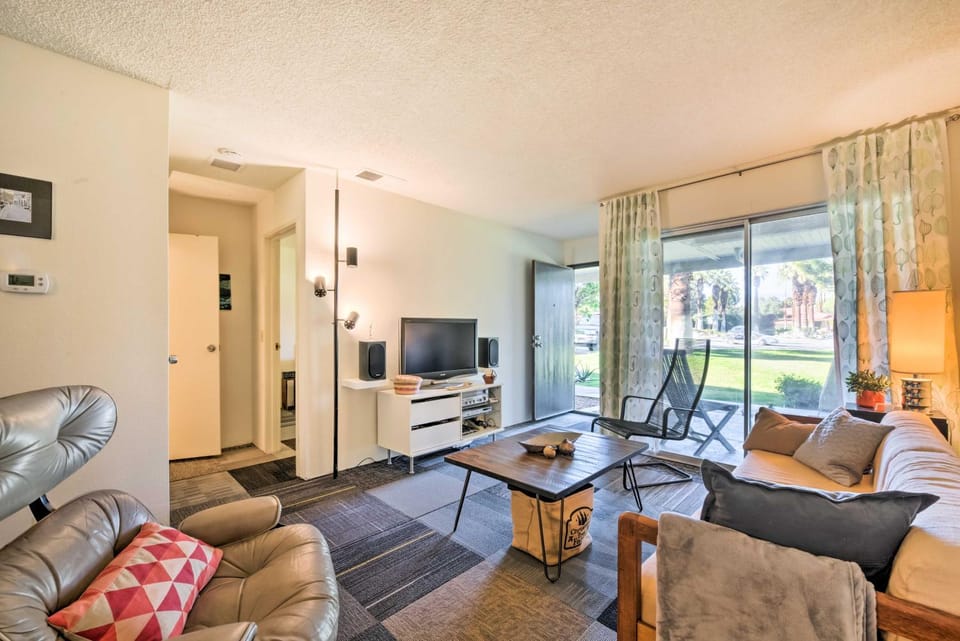 Palm Springs Retreat with Pool Access and Valley Views Apartment in Palm Springs