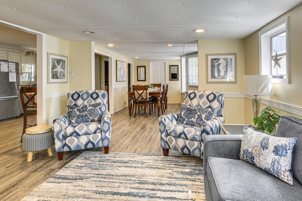 Walk to Ocean: Surfside Beach Home w/ Pool Access House in Surfside Beach