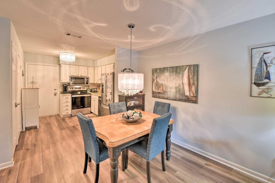 Hilton Head Condo: Beach Supplies, Walk to Shore! House in Hilton Head Island