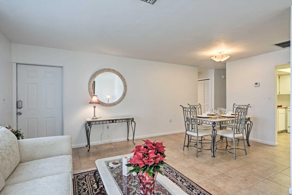 Gorgeous Cape Coral Duplex Home w/ Modern Interior House in Cape Coral