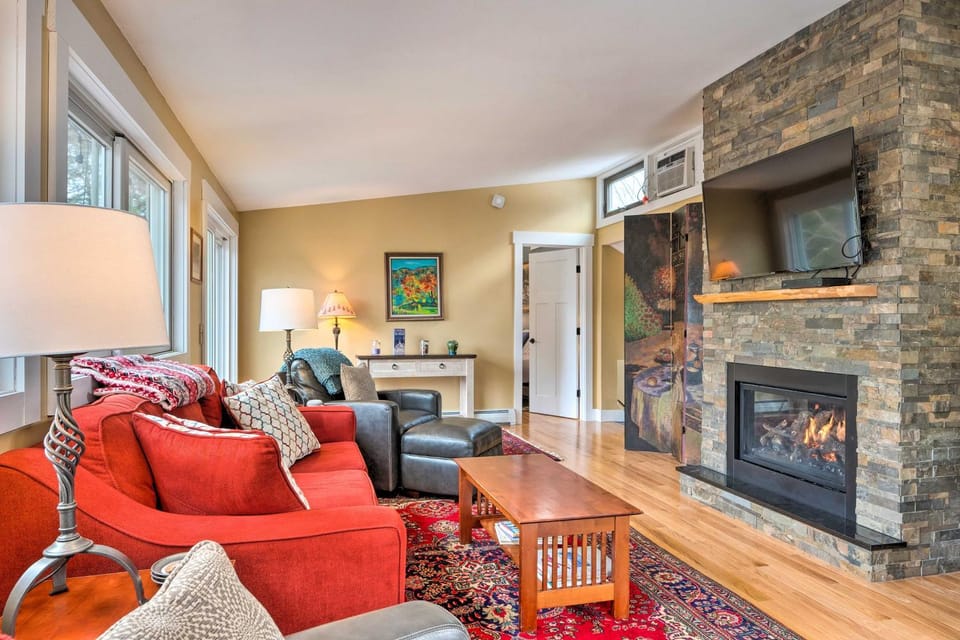 Cozy Home w/ Sauna: Mins to Stowe Mountain Resort House in Stowe