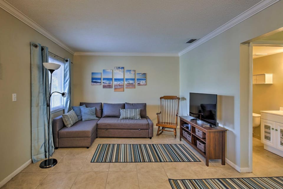 Walk to Beach & Dining: Sunny St Pete Condo! House in Sunset Beach