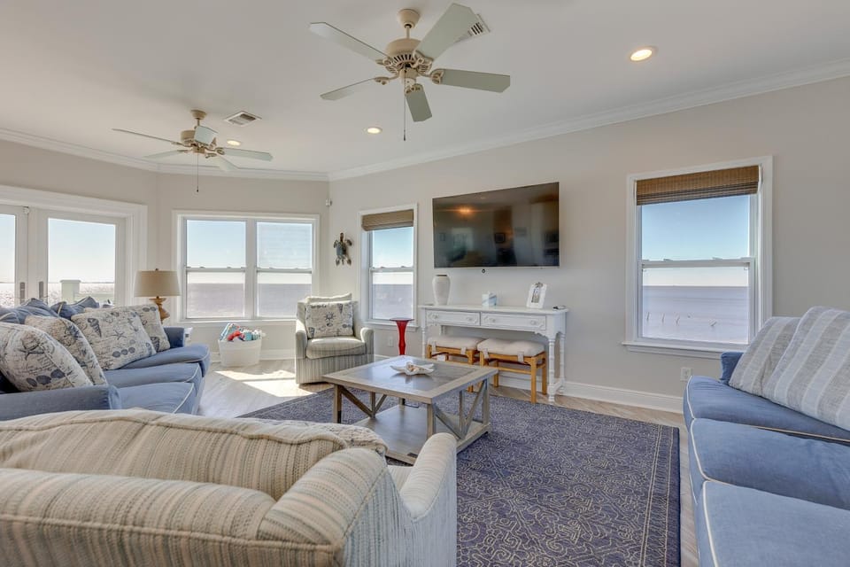 Ocean Springs 'Magnolia Beach House' on Pvt Beach! House in Mississippi