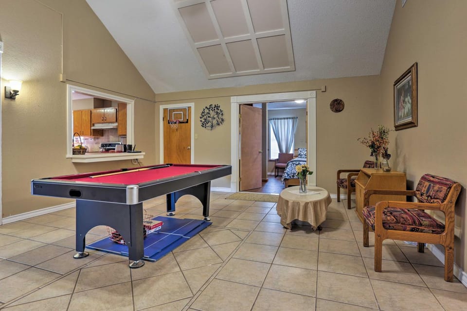 Dripping Springs Home w/ Deck, Near Wedding Venue House in Rio Grande