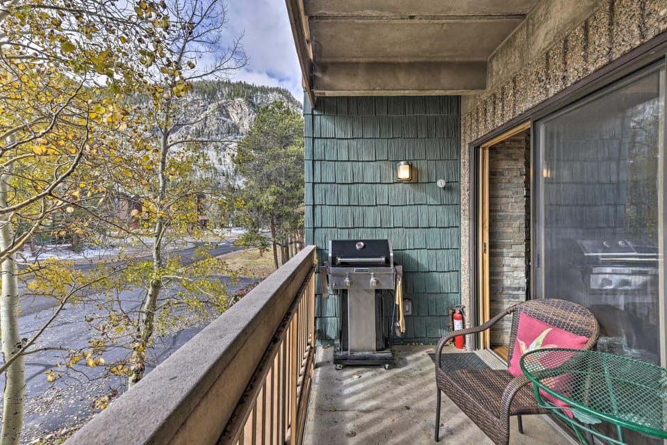 Steps to Ski Shuttle! Frisco Condo w/ Indoor Pool House in Frisco