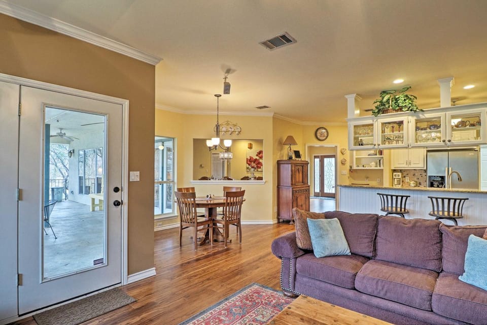 Round Rock Lakefront Home with Water Toys and Fire Pit House in Cedar Park