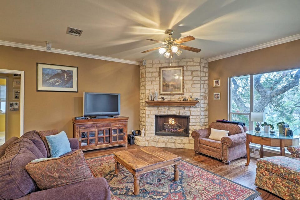 Round Rock Lakefront Home with Water Toys and Fire Pit House in Cedar Park
