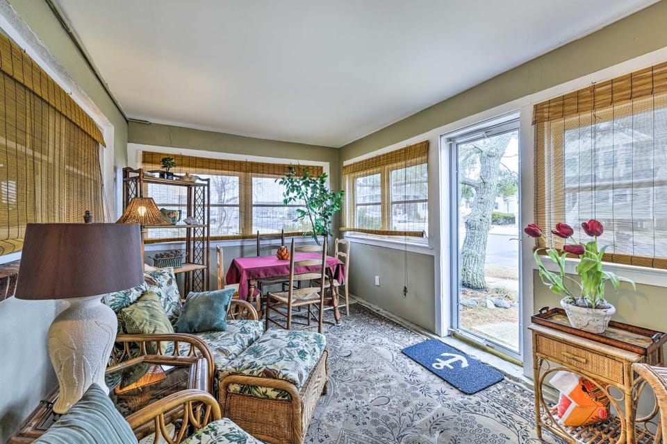 Seaside Park Apt: Outdoor Shower, Walk to Beach! Apartment in Seaside Park