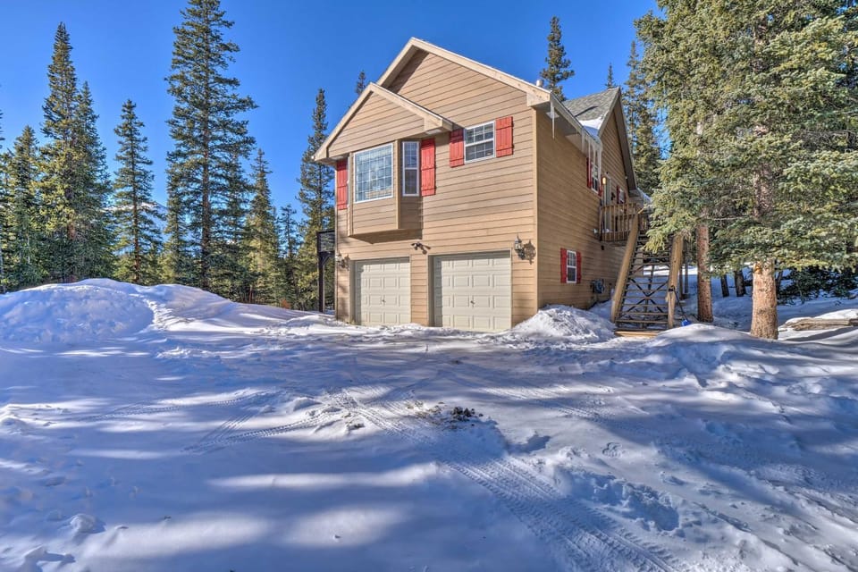 Mountain Cabin w/ Views + Firepit: 25 Mi to Skiing Cabin in Park County