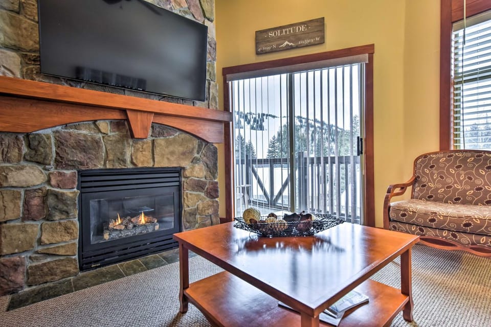 Ski-In/Ski-Out Solitude Resort Condo w/ Mtn Views! House in Solitude