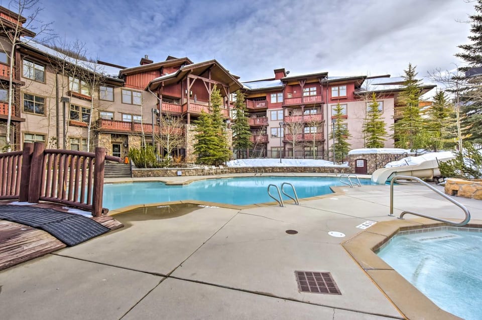 Ski-In/Ski-Out Solitude Resort Condo w/ Mtn Views! House in Solitude