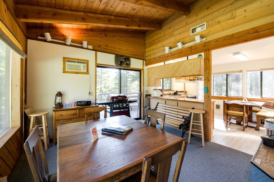Conconully Cabin on 42 Private Acres Near Hiking! Cabin in Washington