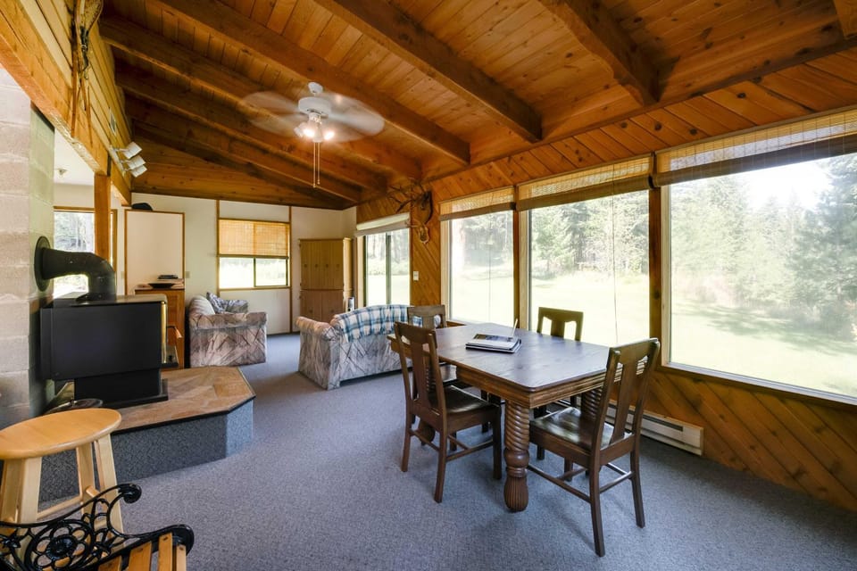 Conconully Cabin on 42 Private Acres Near Hiking! Cabin in Washington
