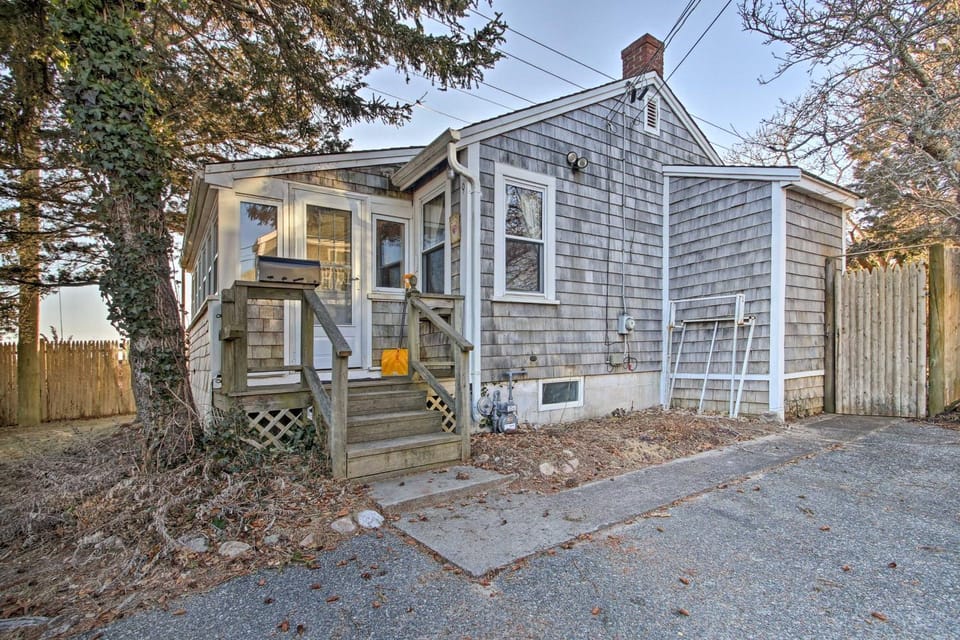 Steps to Cape Cod Canal: Pet-Friendly Home House in Buzzards Bay