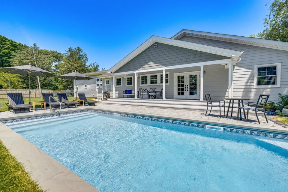 Distinctive Hamptons Home w/ Pool Near Bay, Ocean House in The Hamptons