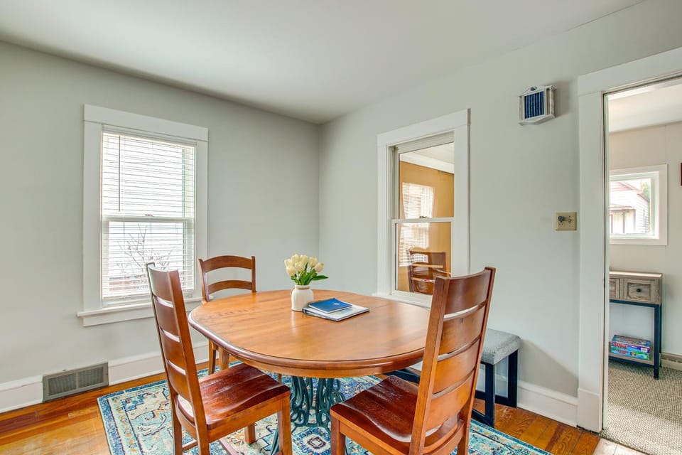 'Ania's Retreat' w/ Deck: Walk to Lake Michigan! House in Two Rivers