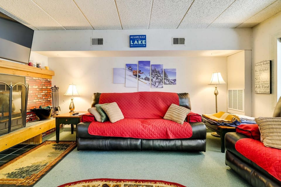 1 Mi to Big Boulder: Lakefront Unit w/ Pool Access House in Big Boulder Lake
