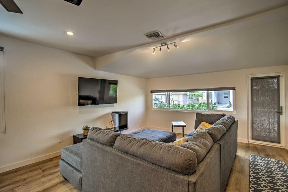 Modern Home w/ Shared Pool in Fort Lauderdale! House in Fort Lauderdale