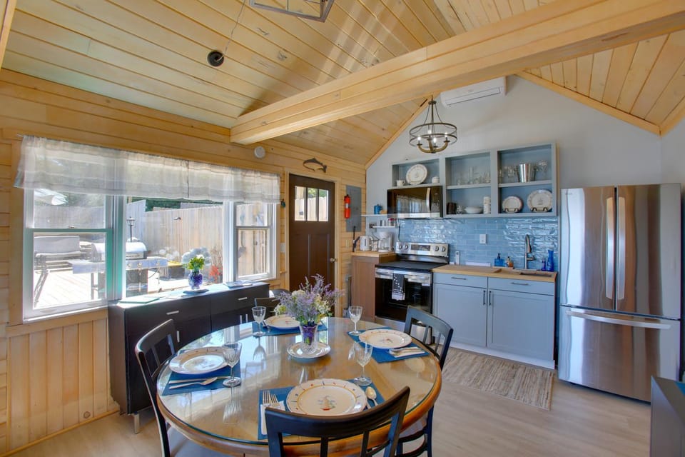 Private Beach & Dock: Little Traverse Lake Cottage House in Sleeping Bear Dunes