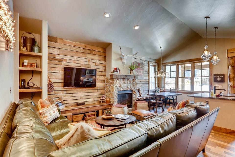 2 Blocks To Grand Lake: Downtown Western Cabin! Cabin in Grand Lake