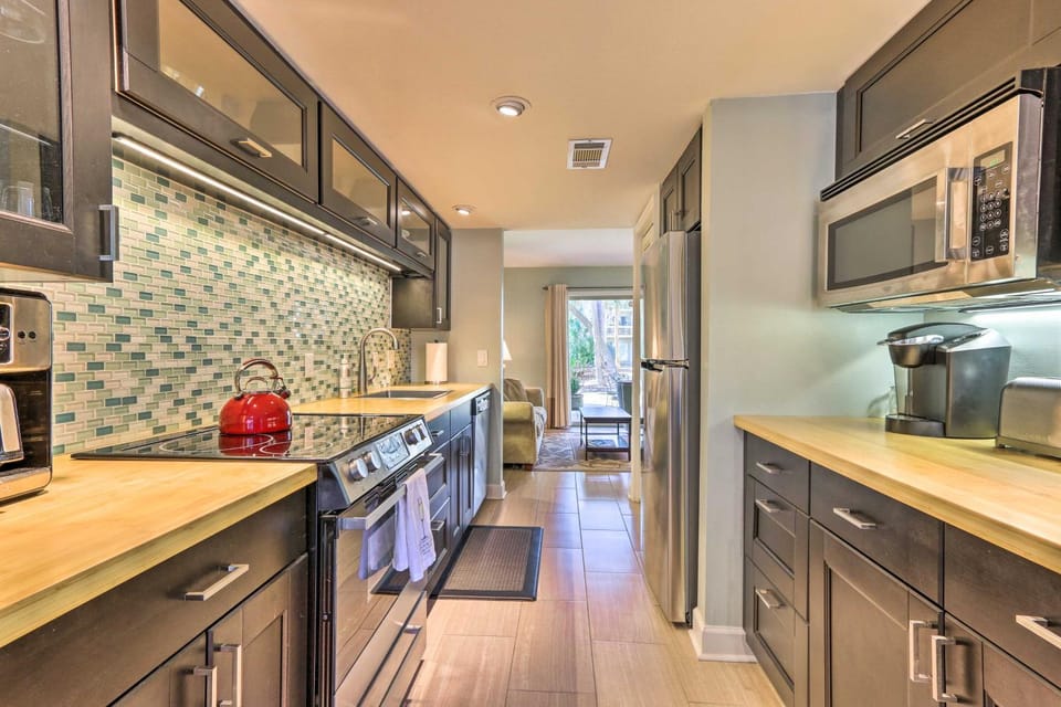 Half-Mi to Coligny Beach: Hilton Head Resort Condo House in Hilton Head Island