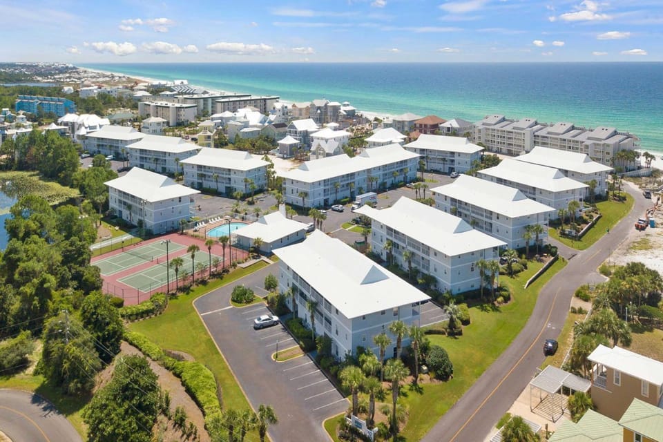 Seagrove Beach Condo w/ Pool Access; Walk to Beach House in South Walton County