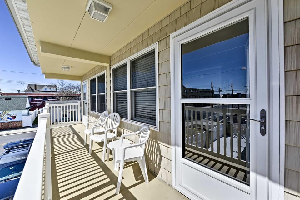 North Wildwood Condo w/ Pool, Walk to Boardwalk! House in Wildwood