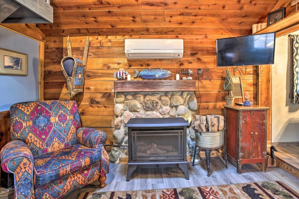 'Work, Play & Get Away Cabin' Near Higgins Lake! Cabin in Michigan
