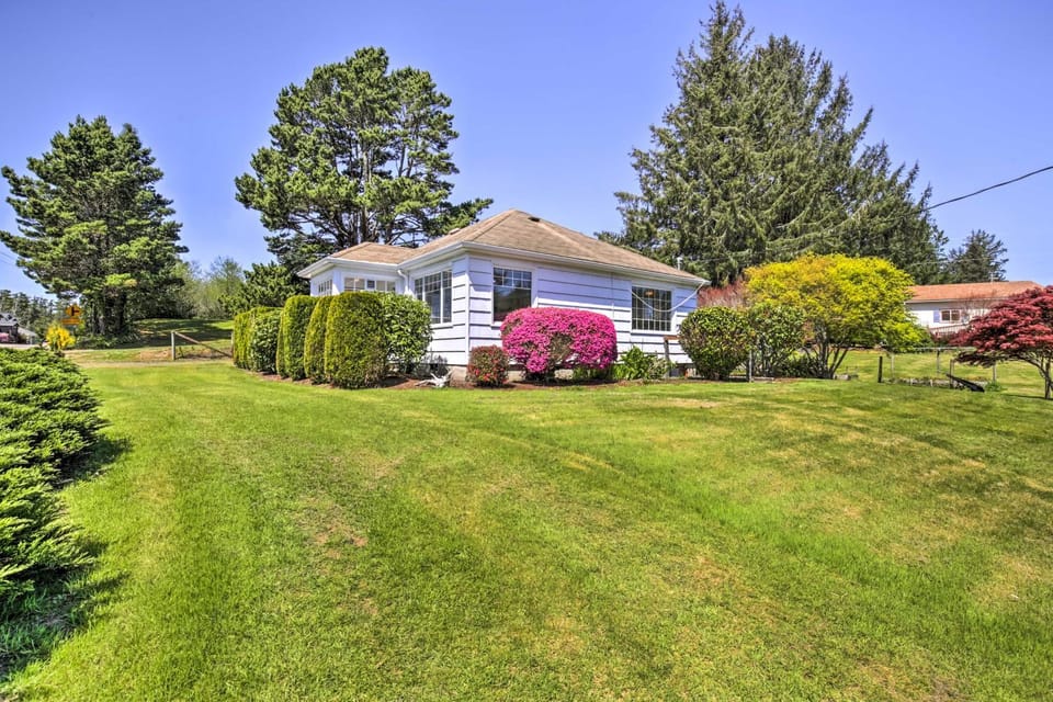 'Salty Dog Cottage' in Netarts w/ Deck House in Netarts