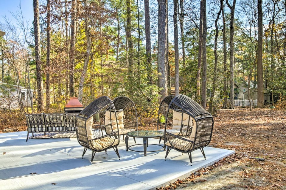 9 Mi to Ocean City Beaches: Retreat w/ Patio House in Ocean Pines