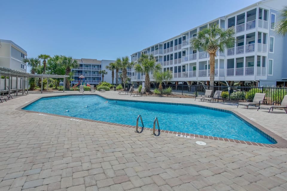 Walk to Ocean: Myrtle Beach Condo w/ Screened Deck House in South Carolina
