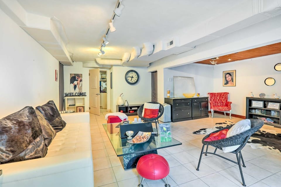 Contemporary Cincinnati Apt w/ WiFi, Near Kenwood! Apartment in Cincinnati