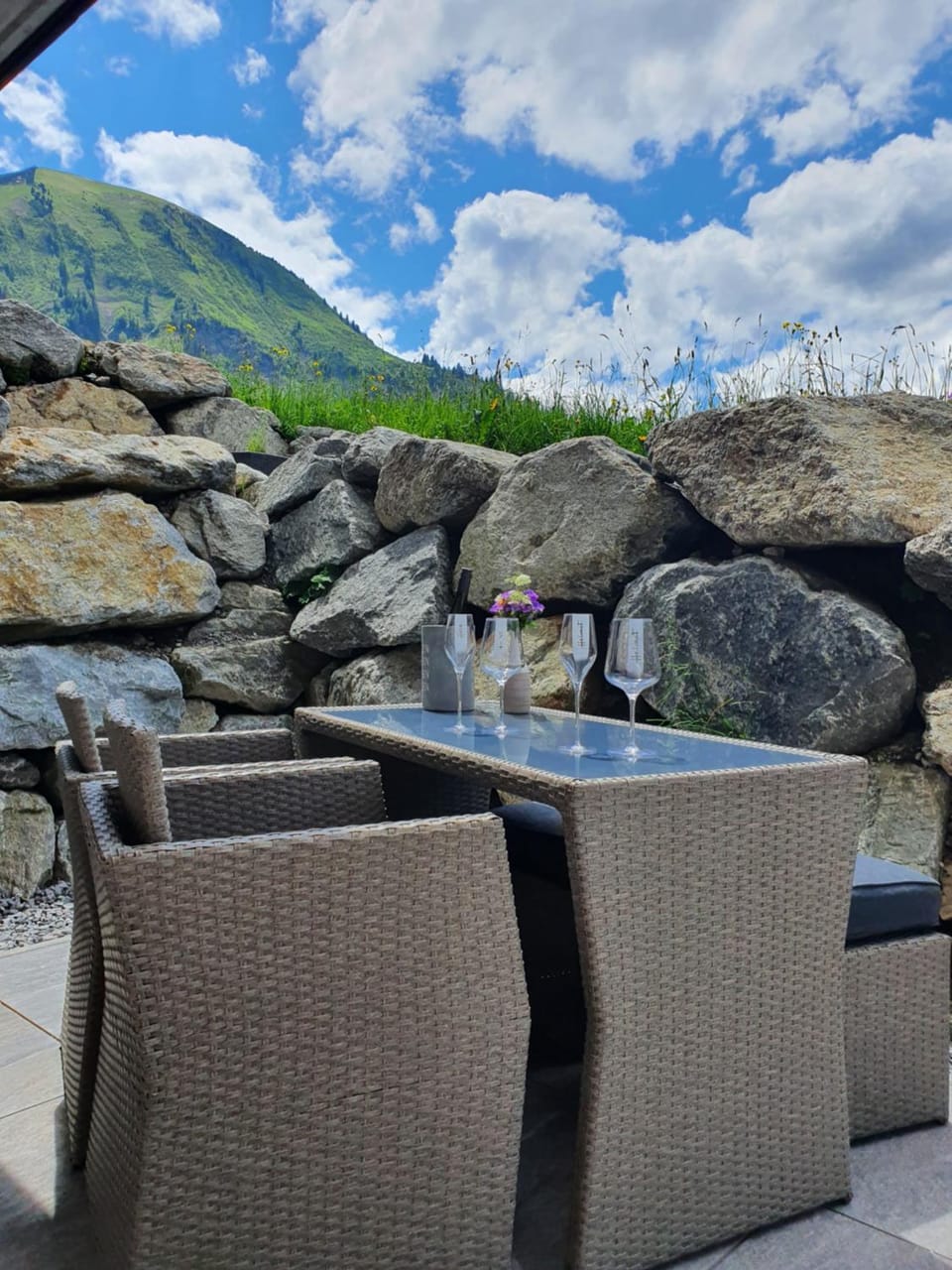 Garden, Balcony/Terrace, Mountain view