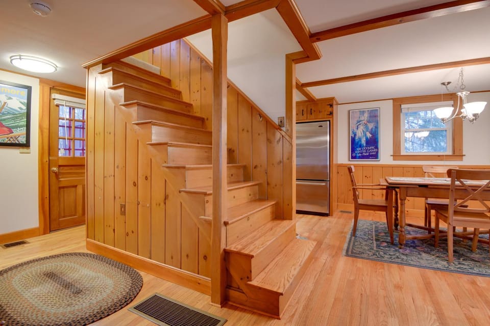 North Conway Home < Walk to Slopes at Cranmore! House in North Conway