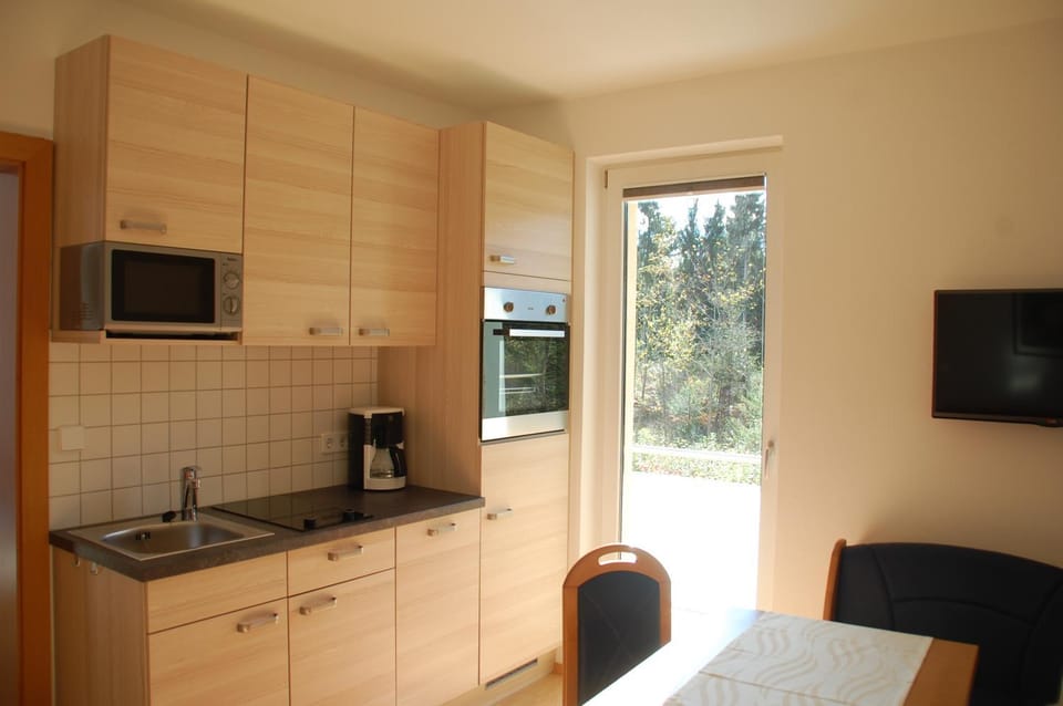 Kitchen or kitchenette, Decorative detail, Seating area, Dining area