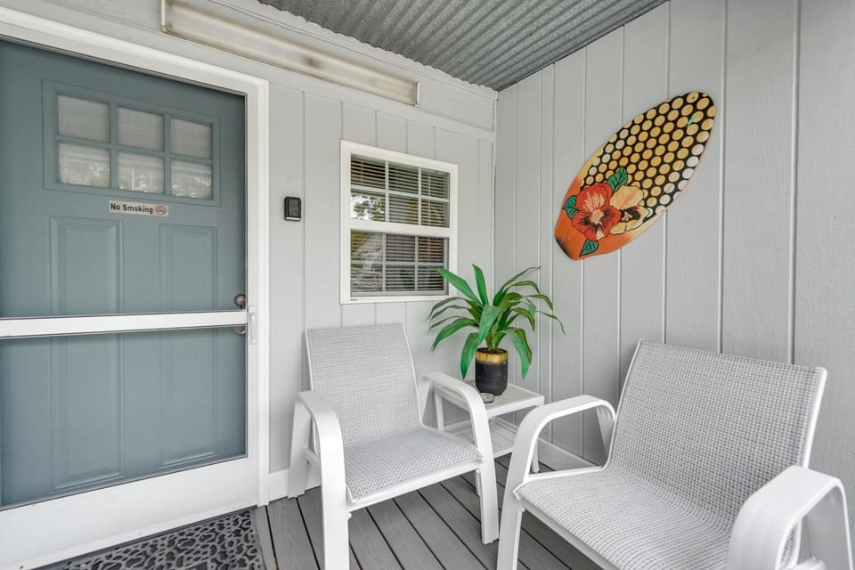 1 Mi to Pier: Ocean Isle Beach Studio w/ Patio! Apartment in Ocean Isle Beach