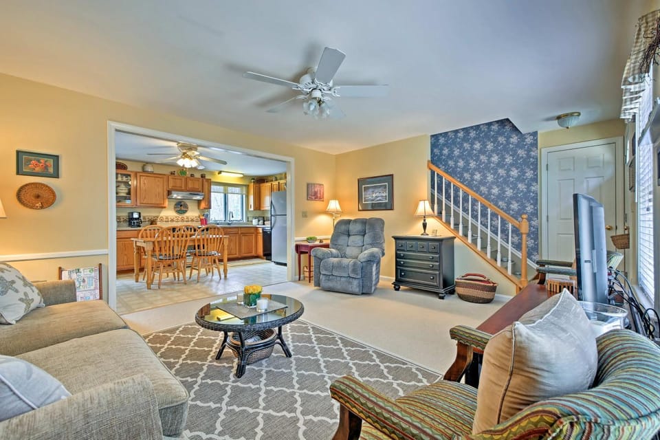 Charming Owls Head Retreat: 2 Mi to Rockland Coast House in South Thomaston