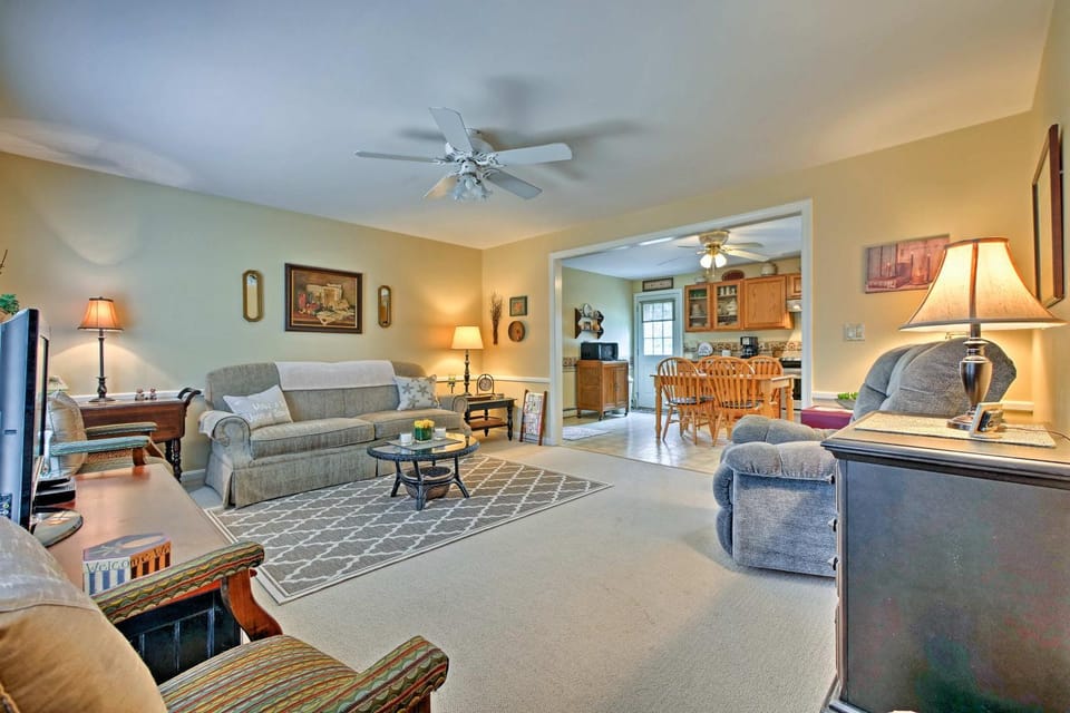 Charming Owls Head Retreat: 2 Mi to Rockland Coast House in South Thomaston
