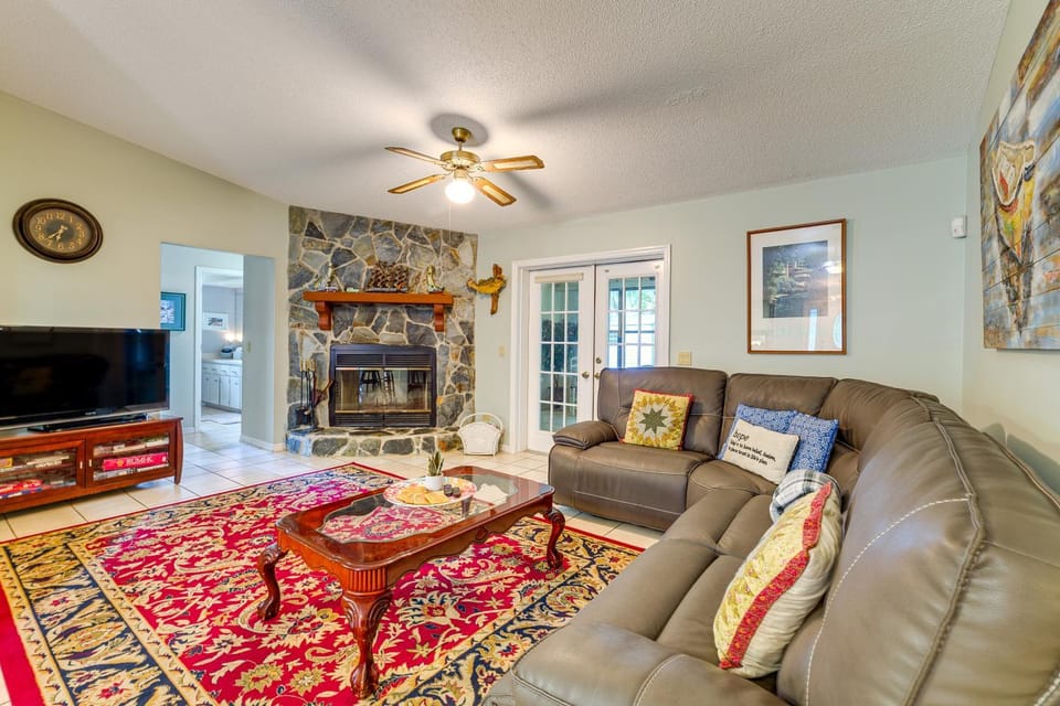 Waterfront Deck & Private Dock! Rainbow River Home House in Dunnellon