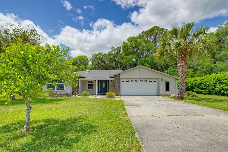 Waterfront Deck & Private Dock! Rainbow River Home House in Dunnellon