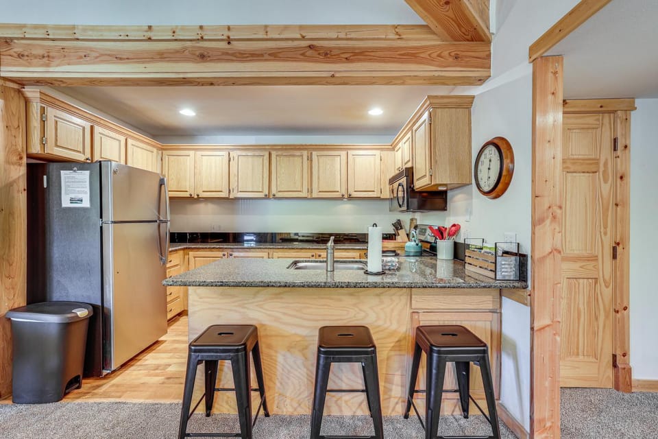Ski Shuttle & Mountain Views: Keystone Resort Home House in Keystone
