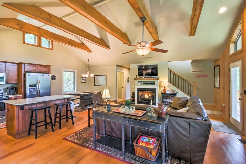 Mountain View Boone Home Close to Blue Ridge Pkwy! House in Watauga
