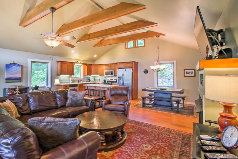 Mountain View Boone Home Close to Blue Ridge Pkwy! House in Watauga